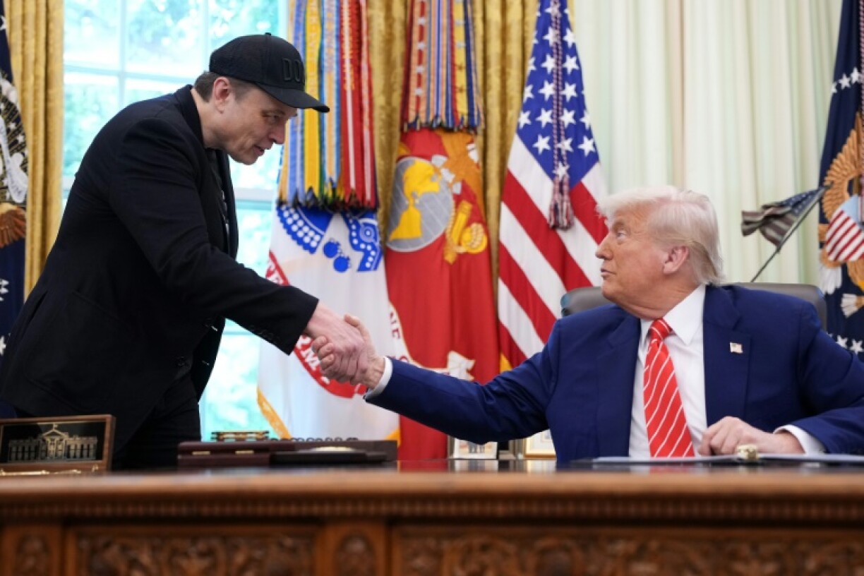 Elon Musk et le président Donald Trump, dans le Bureau ovale à Washington le 30 mai 2025