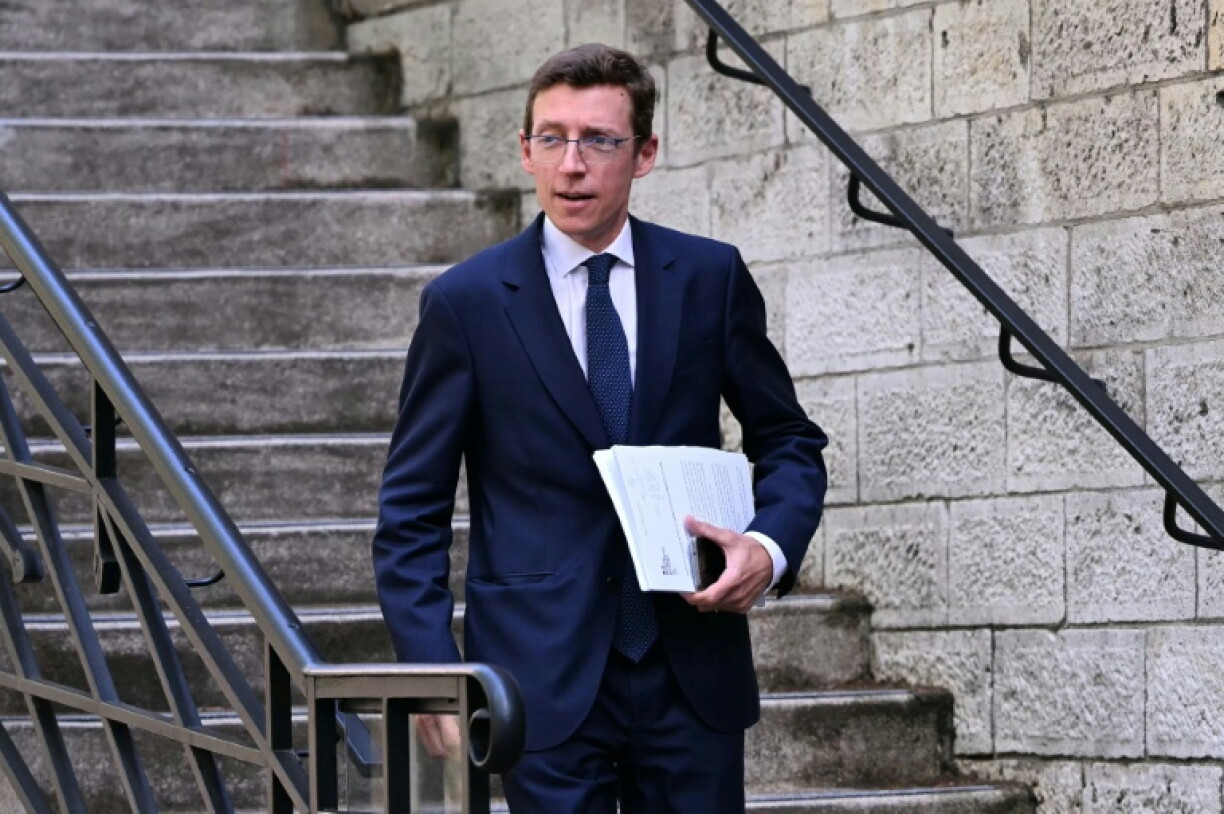 Le ministre de l'Education nationale, Edouard Geffray, arrive au lycée Arago à Paris le 25 août 2026 pour tenir une conférence de presse en vue de la rentrée scolaire 2026-2027