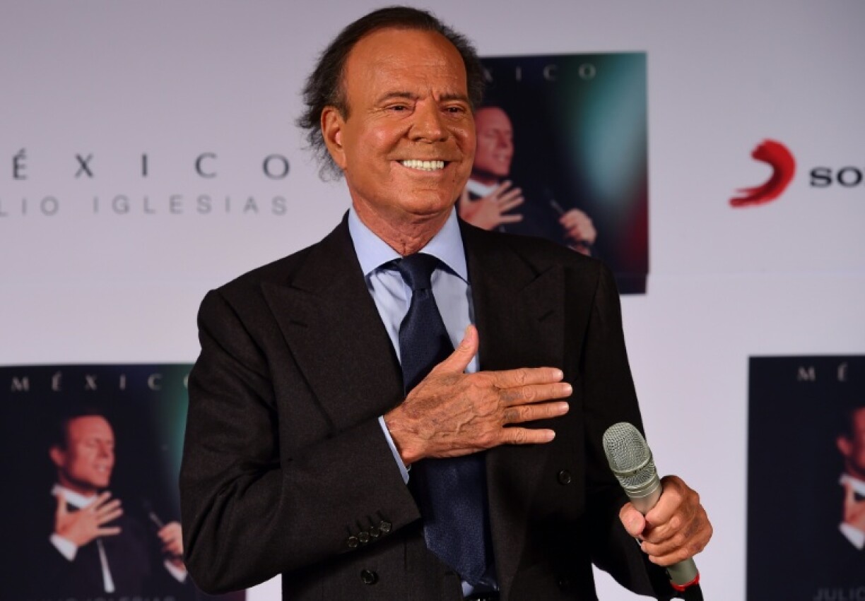 Le chanteur espagnol Julio Iglesias à Mexico, le 23 septembre 2015
