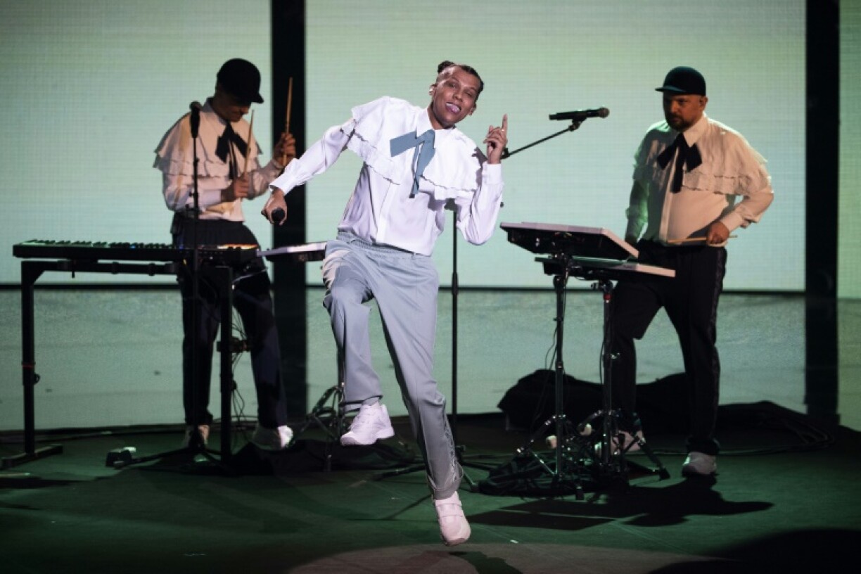 Le chanteur belge Stromae sur la scène de la Seine Musicale à Boulogne-Billancourt, à l'ouest de Paris, le 11 février 2022