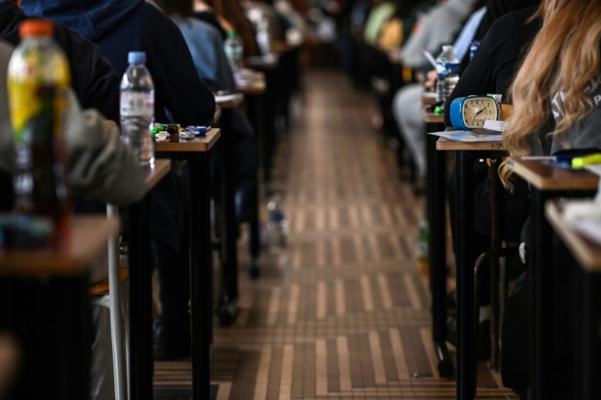 Des élèves passent les épreuves de spécialité du bac, le 20 mars 2023 à Paris