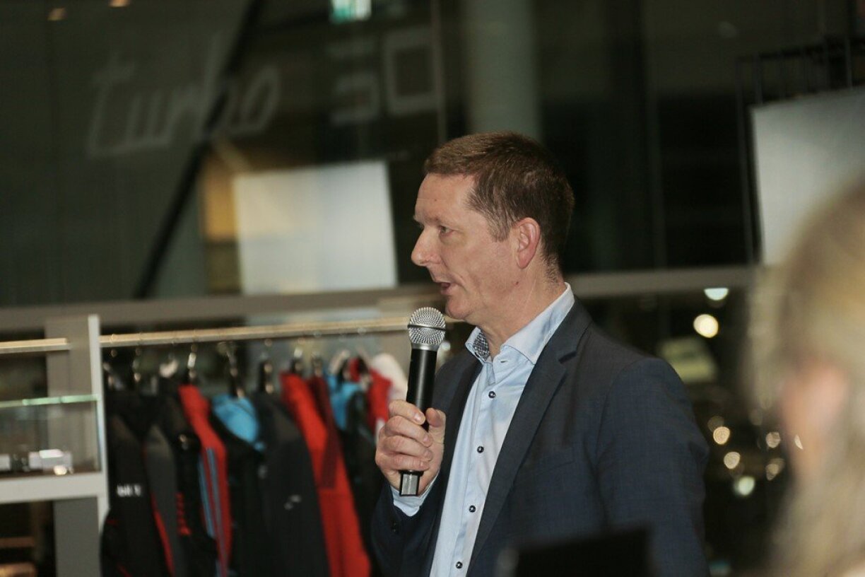 Den Thierry Beffort, CEO vu Losch, war ganz zefridde mat der éischter Motorsport-Saison a freet sech schonn op 2025. Hei sollen dann nach méi Leit d'Geleeënheet kréien, Motorsport vu ganz no erliewen ze kënnen.