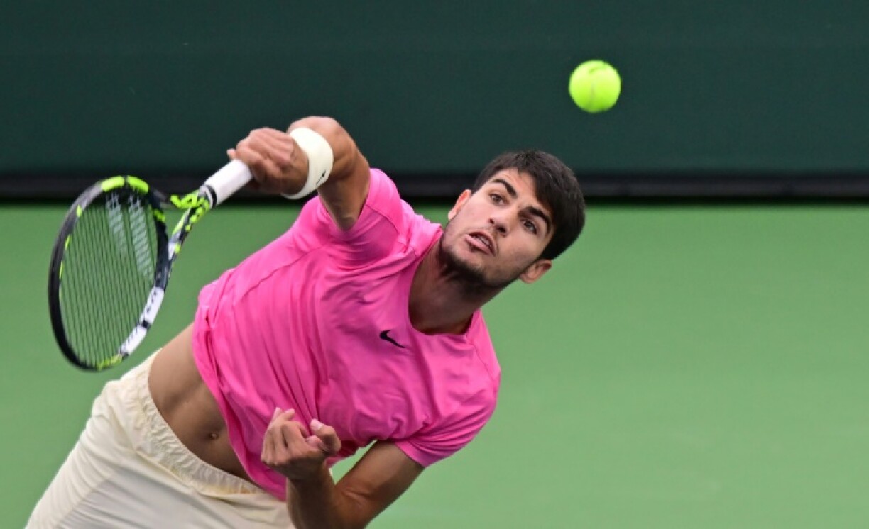 L'Espagnol Carlos Alcaraz face au Russe Daniil Medvedev lors de la finale de l'Indian Wells, le 19 mars 2023 en Californie, aux Etats-Unis