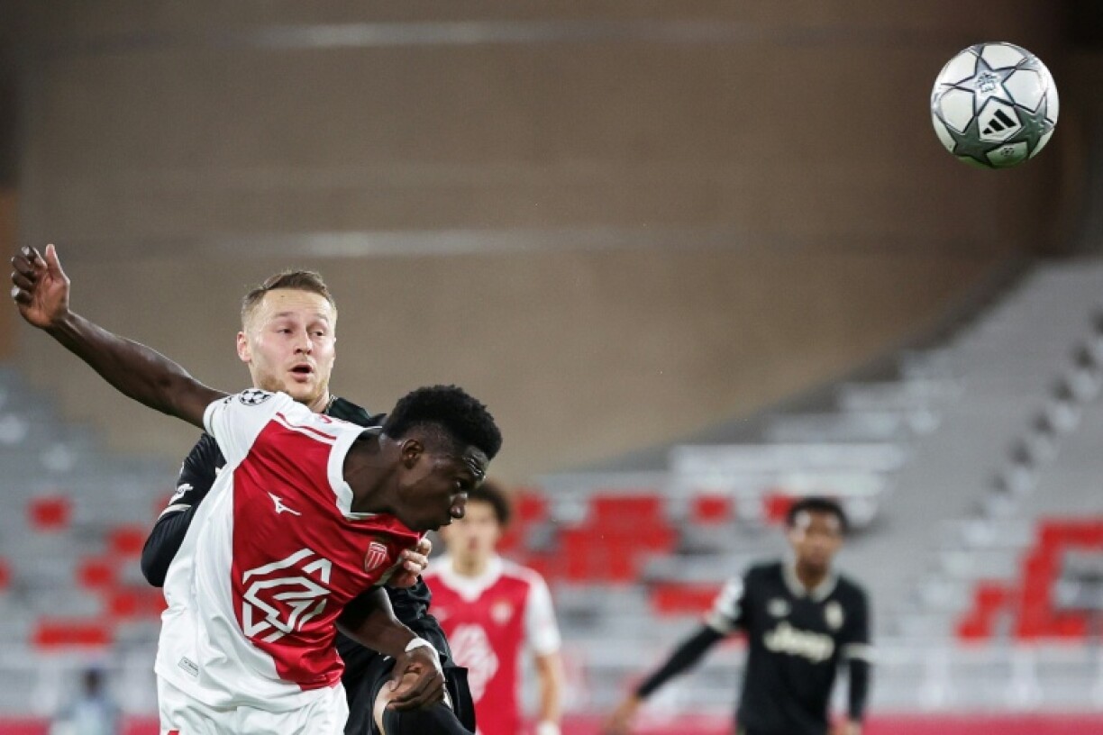 Le milieu sénégalais de l'AS Monaco Lamine Camara (D) lors du match nul 0-0 face à la Juventus Turin en Ligue des champions, le 28 janvier 2026 au Stade Louis-II