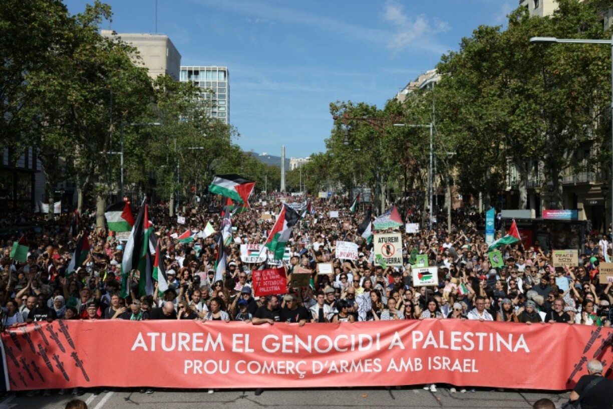 Manifestants propalestiniens à Barcelone (nord-est de l'Espagne), le 4 octobre 2025