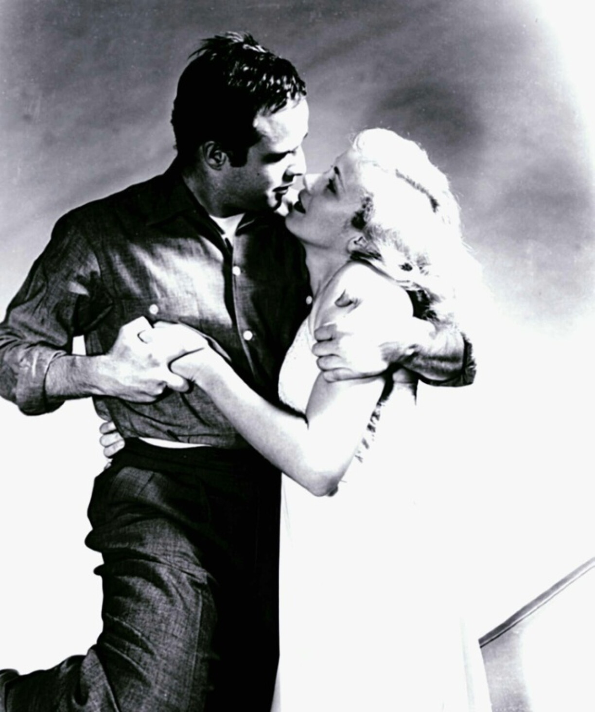Marlon Brando (L) holds Eva Marie Saint (R) in this file photo from the 1954 Hollywood film 'On the Waterfront'