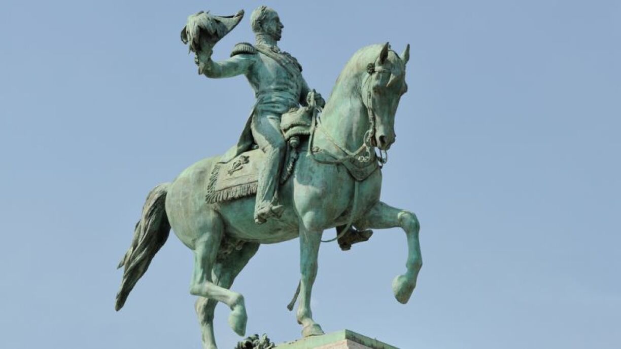 Guillaume/William II, as commemorated on Place Guillaume II, otherwise known as the Knuedler.