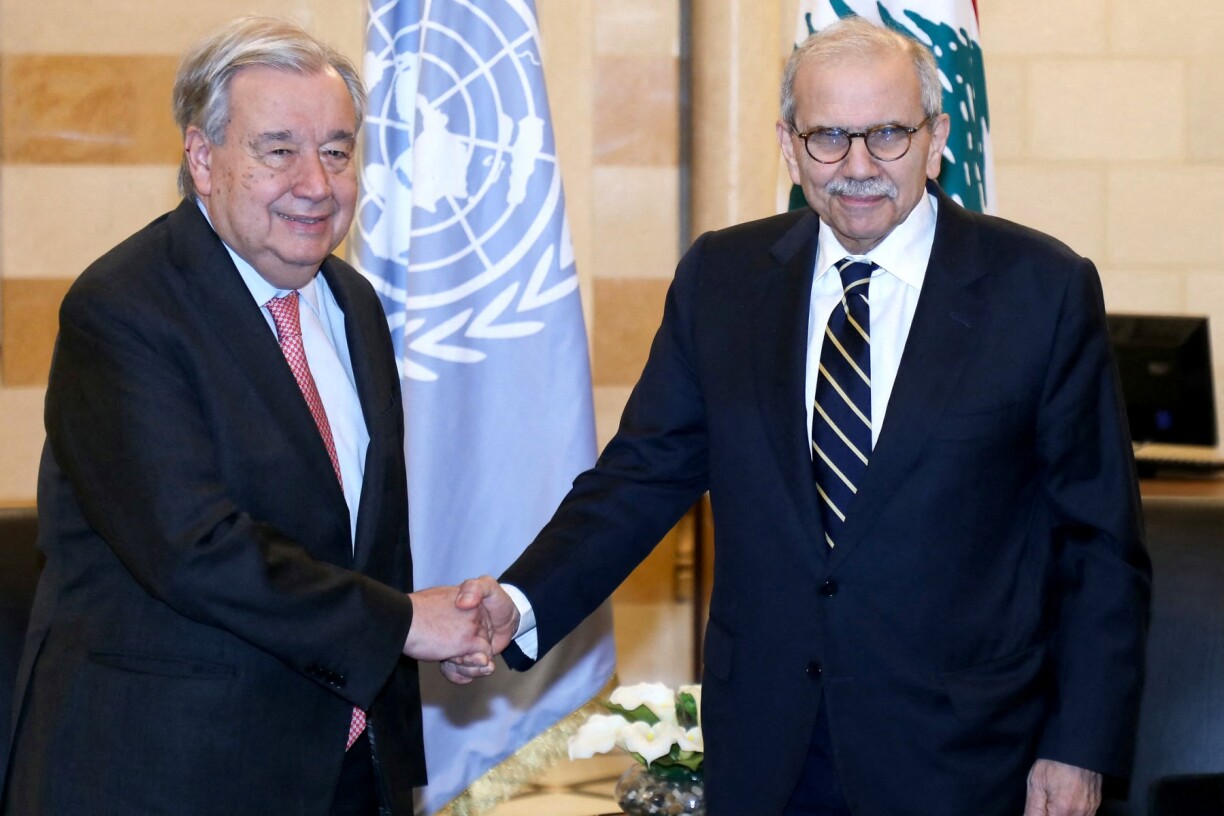 De libaneesesche Premierminister Nawaf Salam (r.) nieft dem UN-Generalsekretär Antonio Guterres (l.)