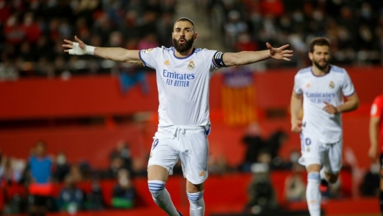 Karim Benzema fête son but, le 2e du Real Madrid contre Majorque aux Îles Baléares, le 14 mars 2022