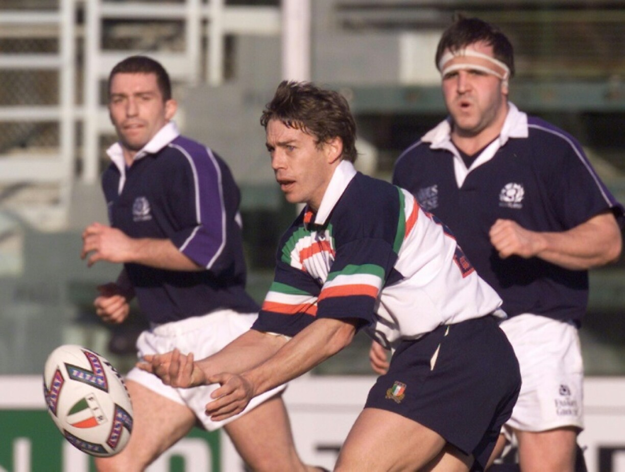 Diego Dominguez (C) during the victory over Scotland in 2000
