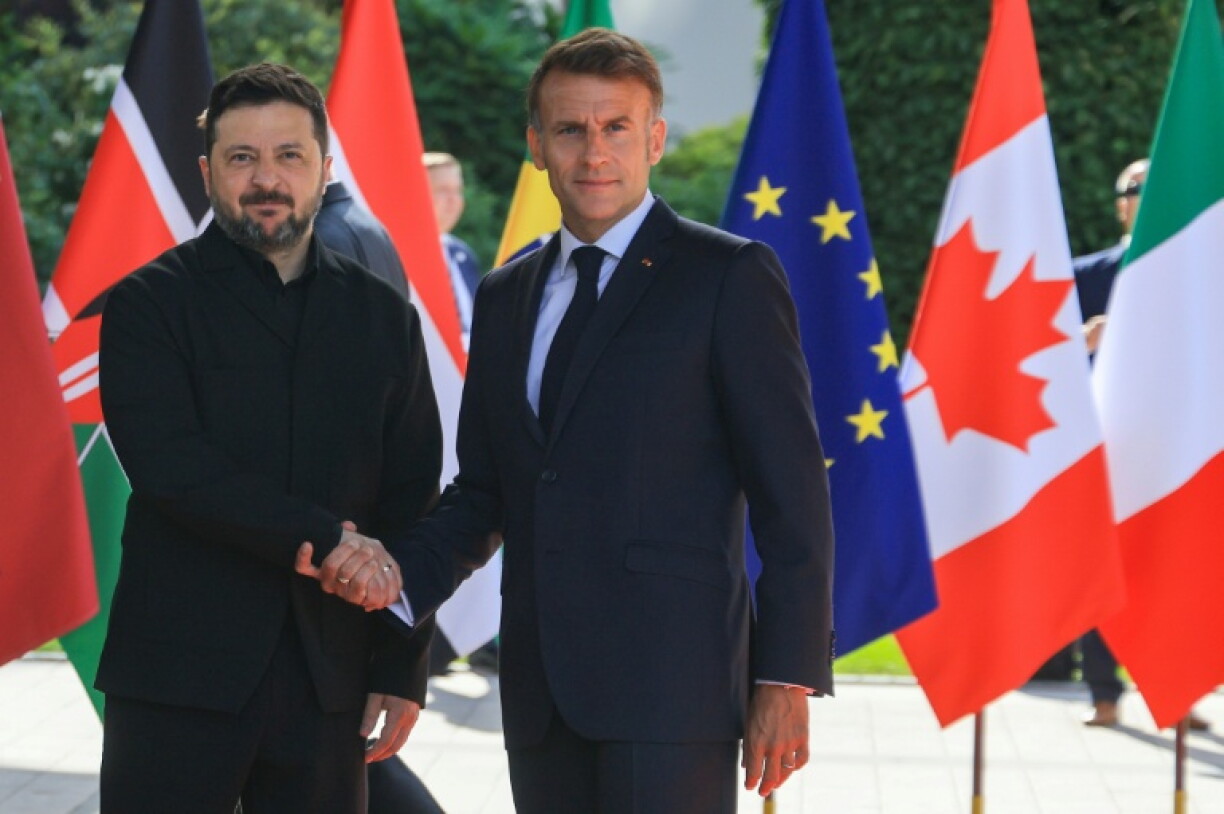 Die Staats- und Regierungschefs der G7-Gruppe sind zu ihrer ersten Arbeitssitzung zur Ukraine zusammengekommen. Als Gast nahm an den Beratungen im französischen Evian der ukrainische Präsident Wolodymyr Selenskyj teil.
