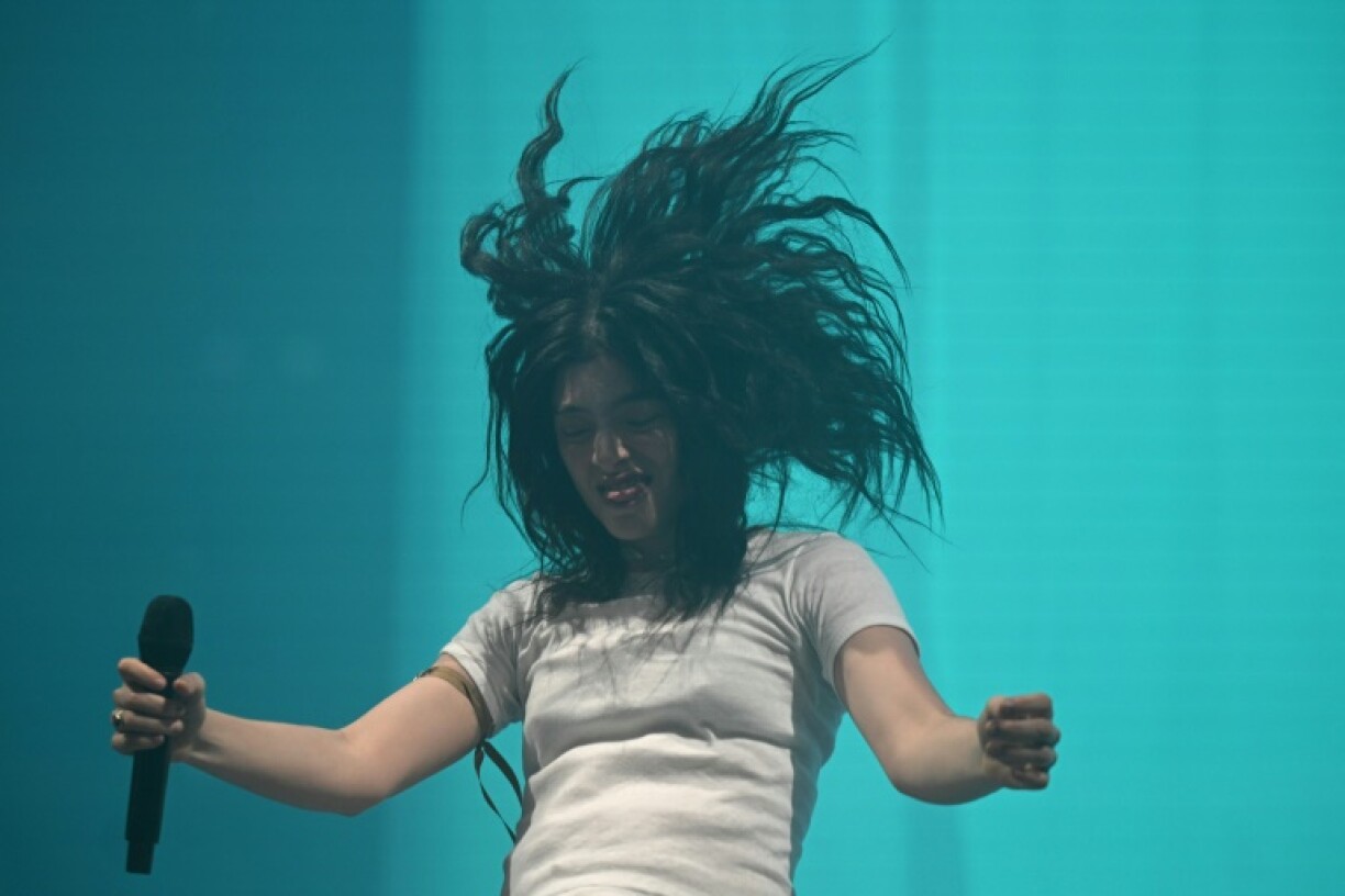 New Zealand singer-songwriter Lorde got this year's Glastonbury under way with a secret gig