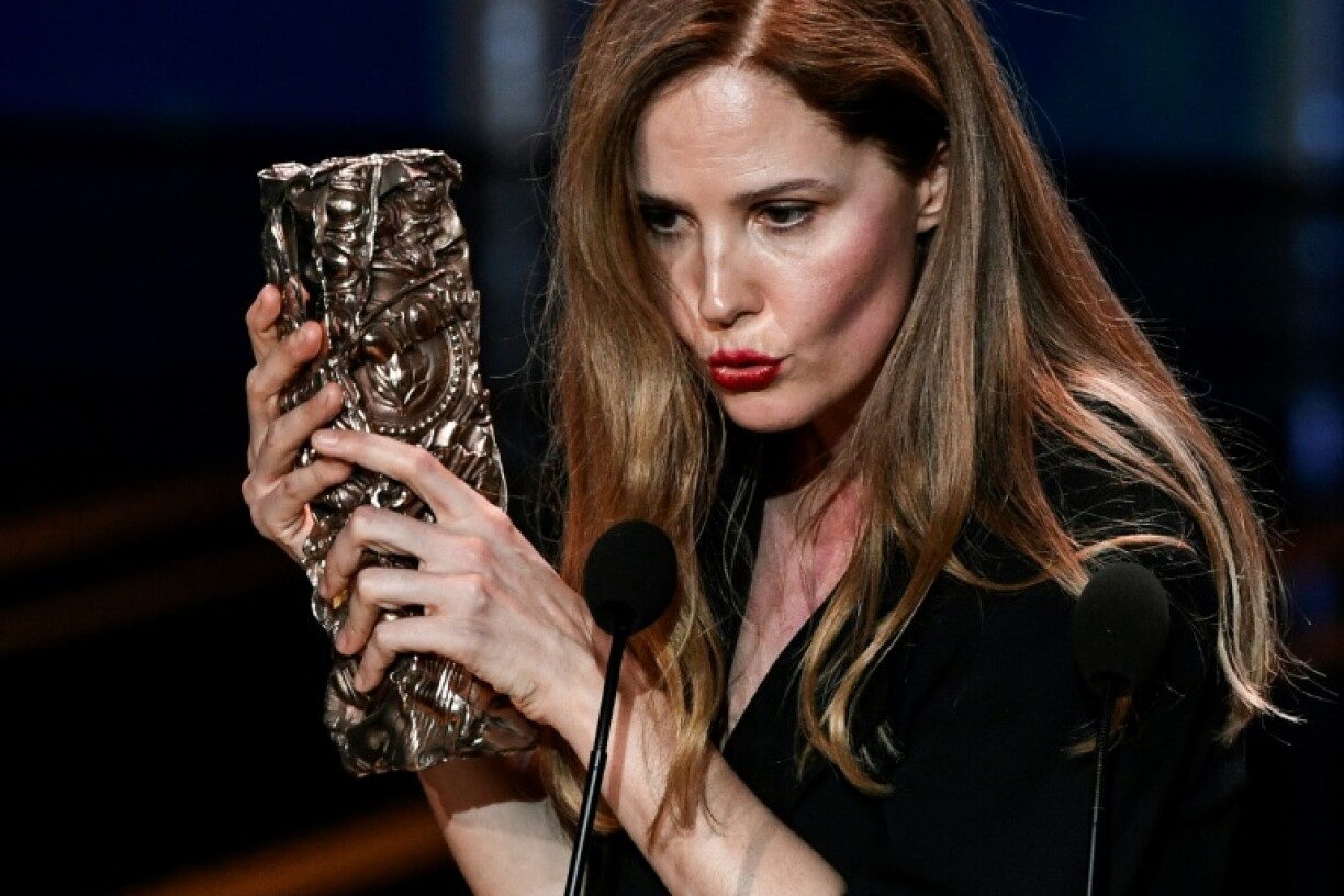 La réalisatrice Justine Triet reçoit le César de la meilleure réalisation pour son film