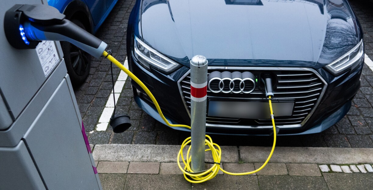 Une Audi hybride rechargeable.
