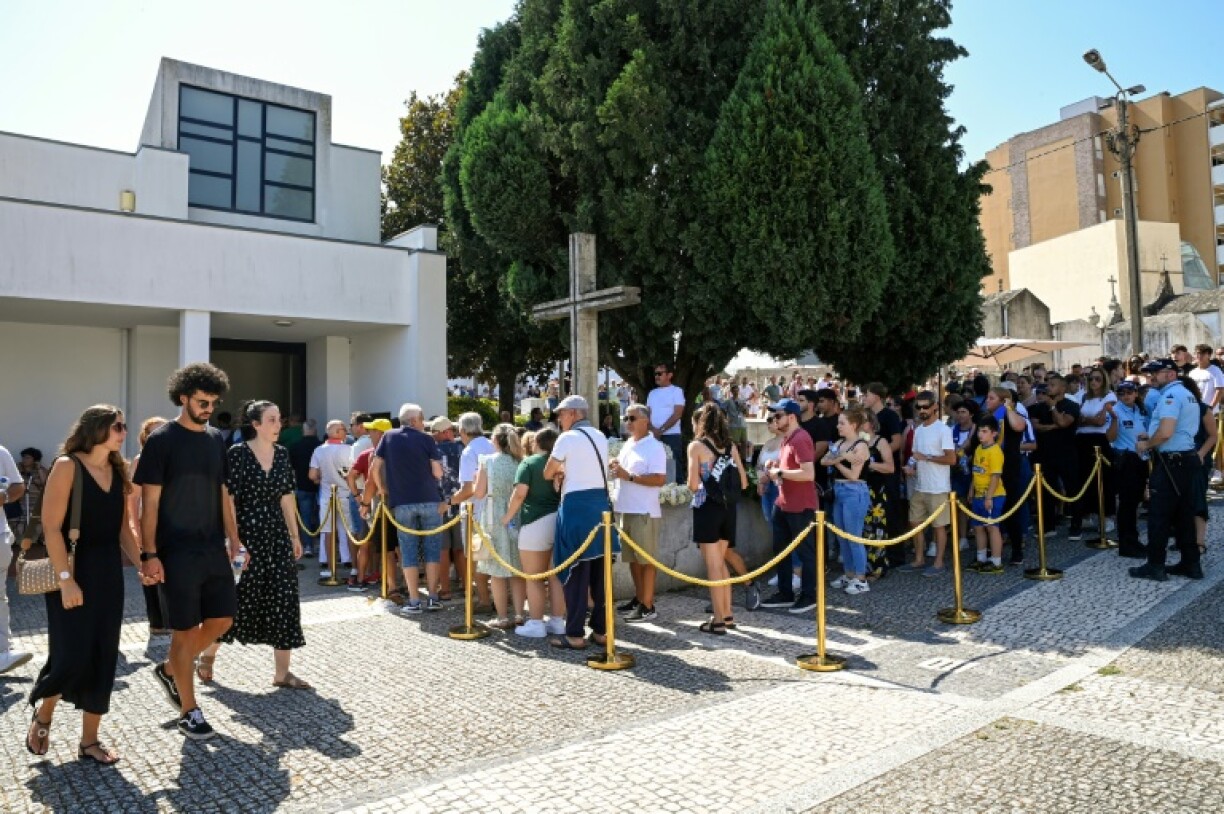 Mourners paying their respects to Diogo Jota and his brother at Friday's wake