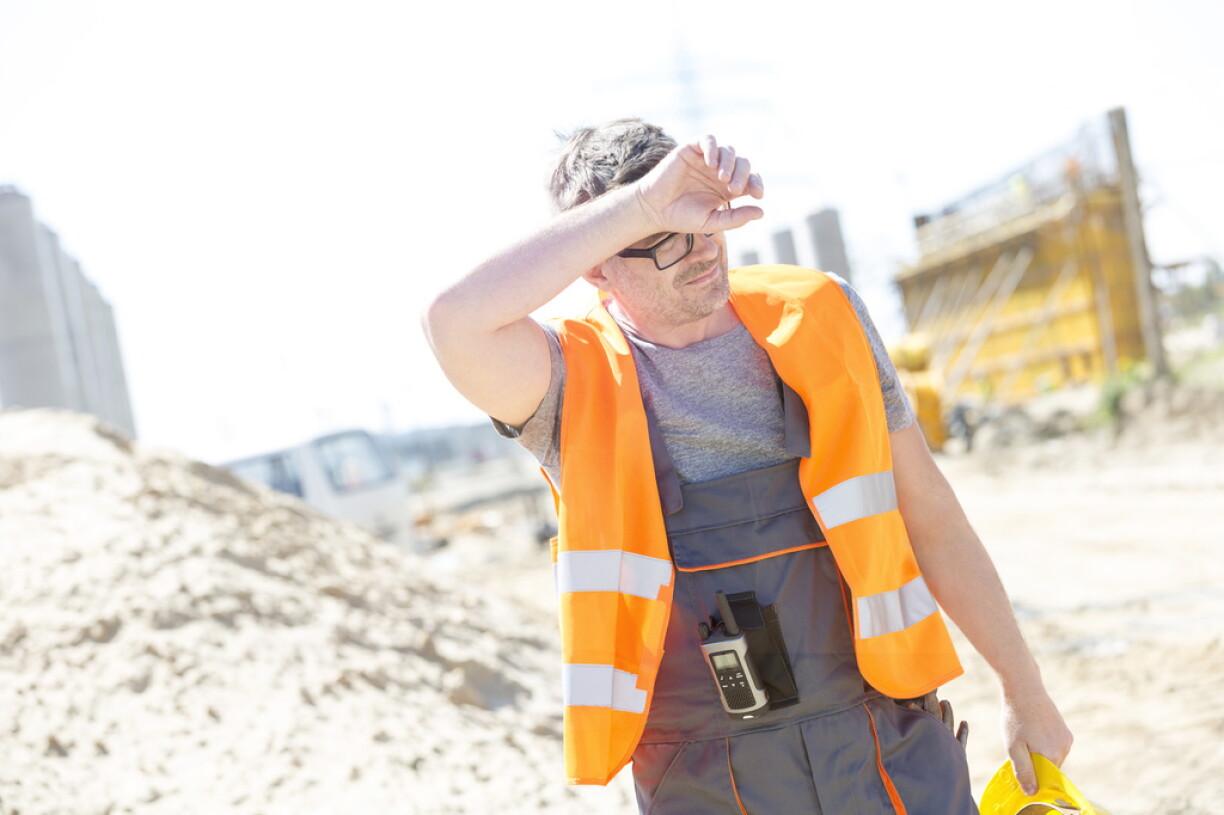 Un ouvrier transpire sur son lieu de travail