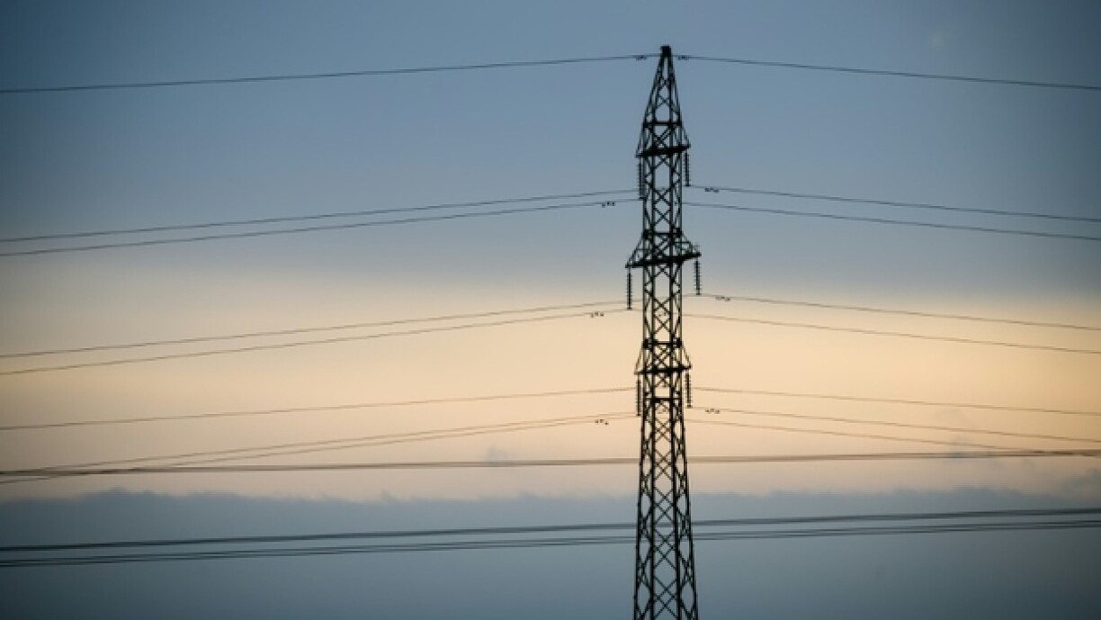 En Lettonie, des lignes à haute tension à Grobina, près de la frontière lituanienne, le 9 janvier 2025