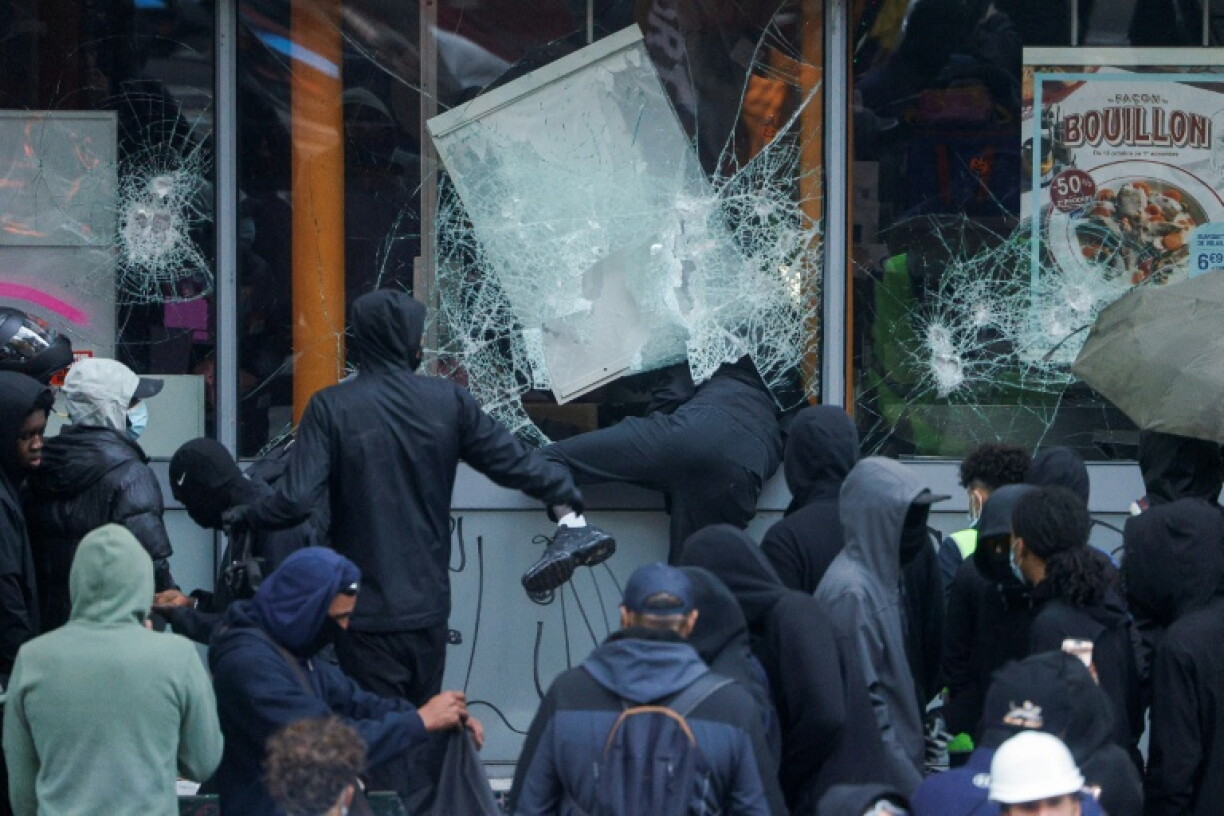 Pillage d'un magasin Picard à Paris, le 17 octobre 2026