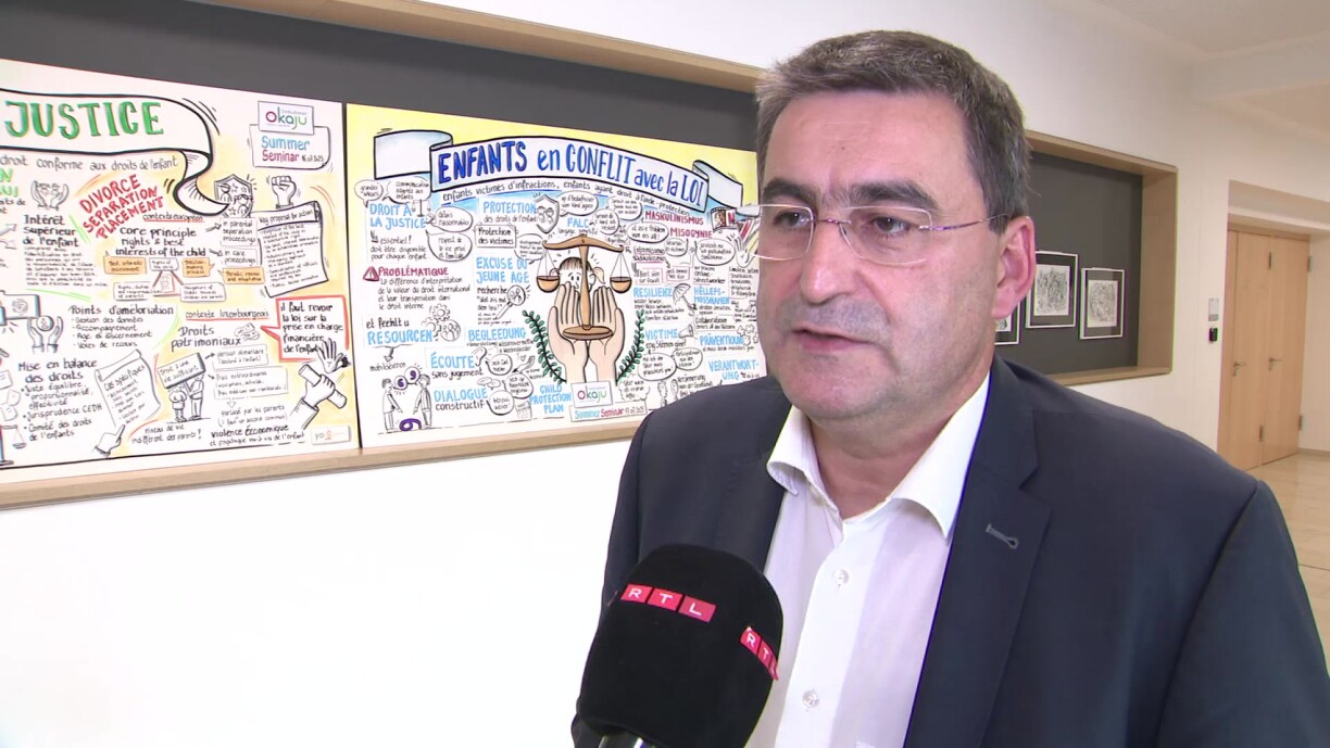 Ombudsman Charel Schmit