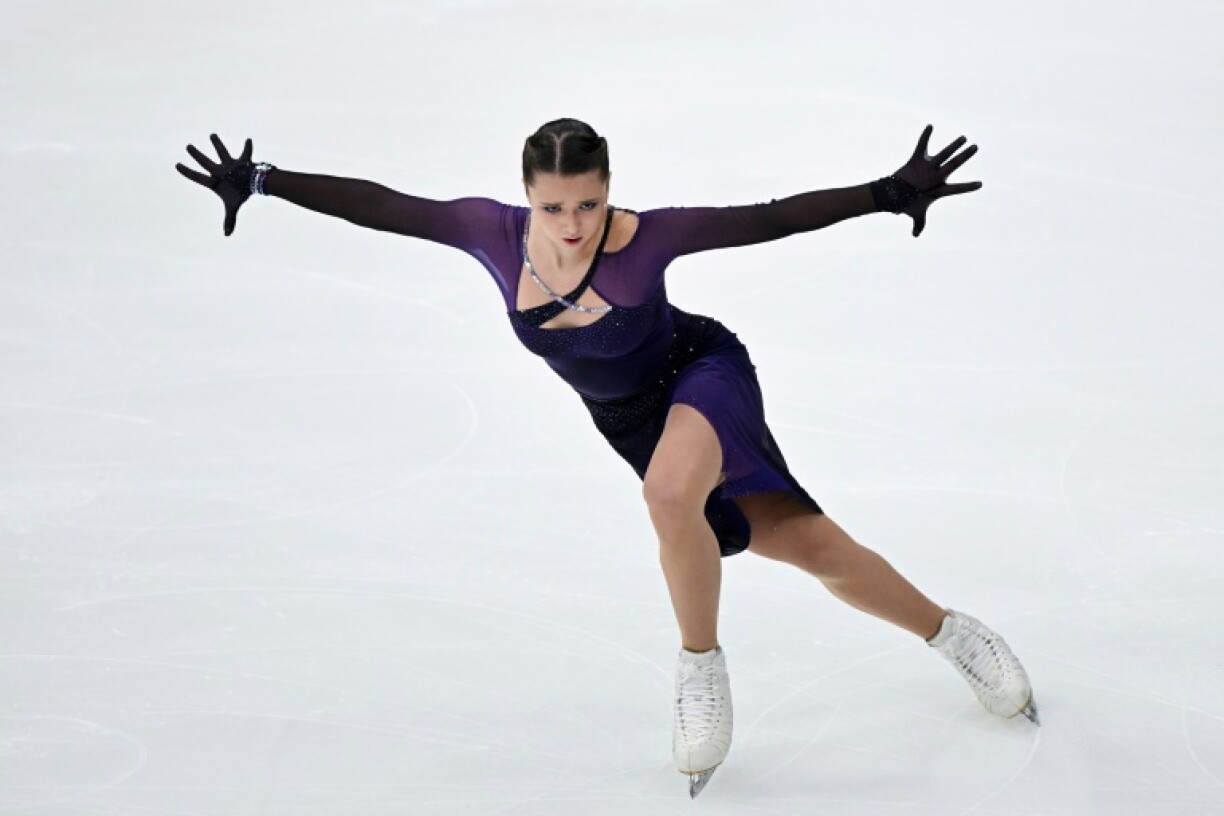La patineuse russe Kamila Valieva lors de son programme court au Grand Prix de Russie de patinage artistique à la Megasport Arena de Moscou le 22 octobre 2022