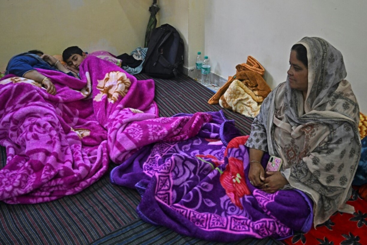 Mareena (R) wants to return home as soon as possible