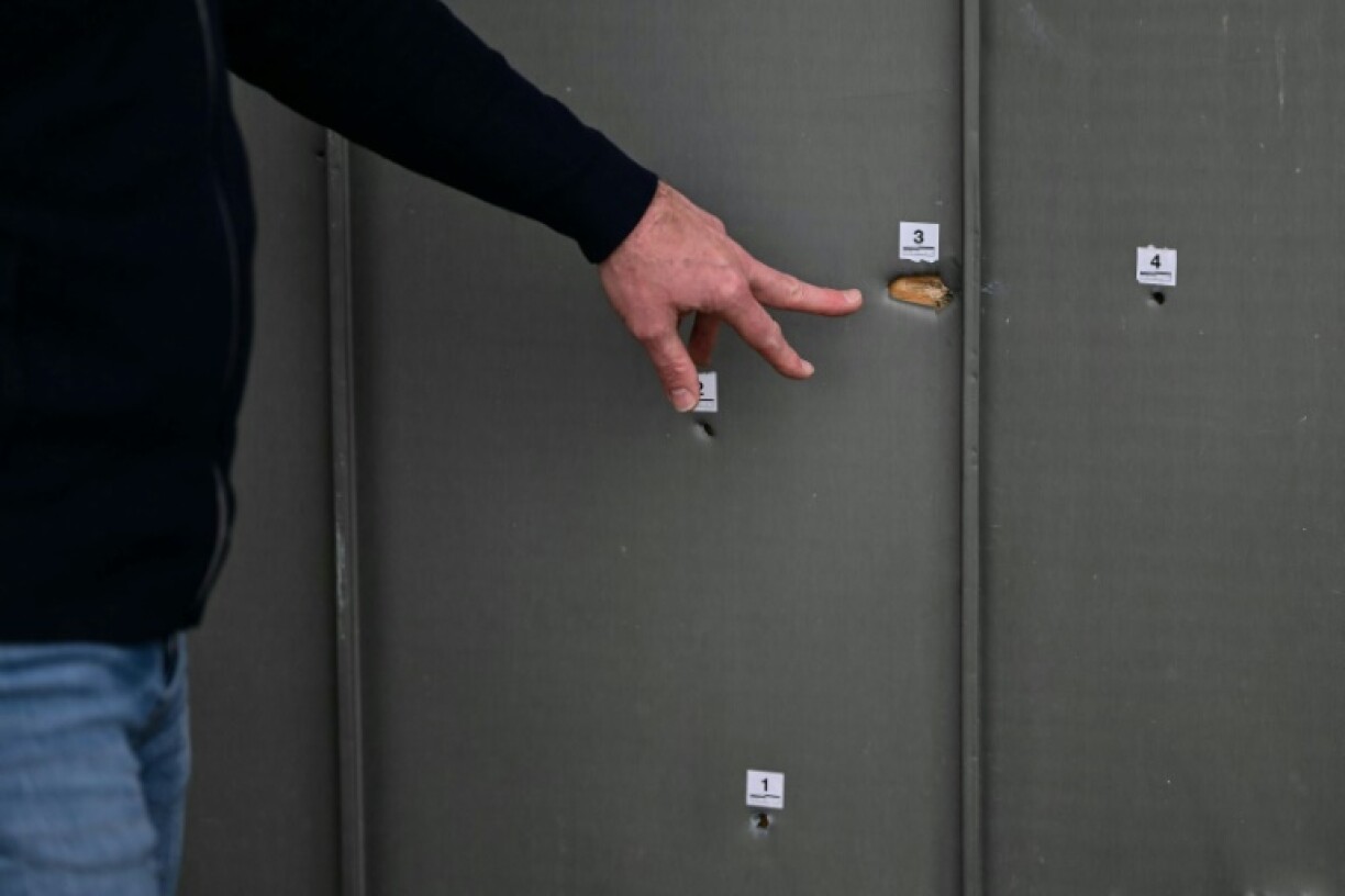 A jail in the southern city of Toulon was sprayed with automatic gunfire