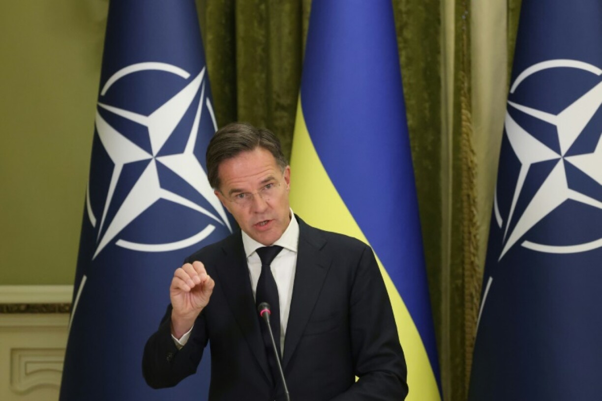 Le nouveau secrétaire général de l'Otan, Mark Rutte, s'exprime lors d'une conférence de presse après avoir rencontré le président ukrainien Volodymyr Zelensky, le 3 octobre 2024 à Kiev