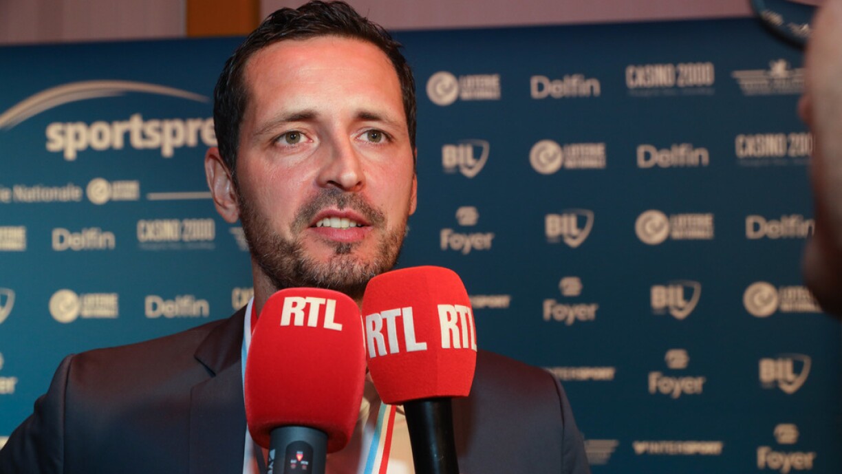 Ënner anerem ginn et vill Spekulatiounen iwwert d'Zukunft vum aktuellen Diddeleng-Trainer Dino Toppmöller.