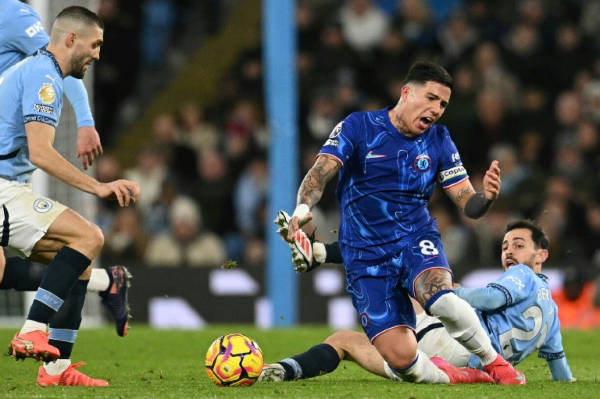 Manchester City and Chelsea could sign players in time to play in the Club World Cup in June