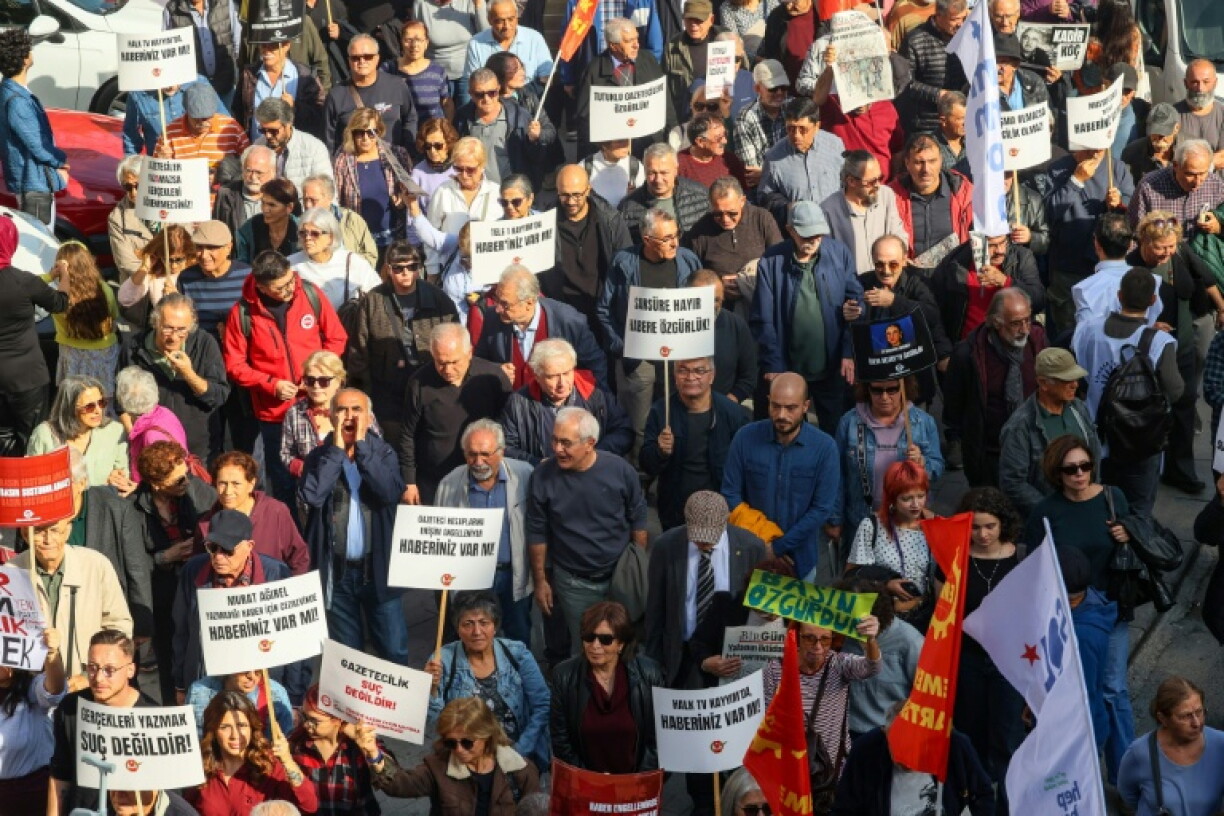 Manifestation pour dénoncer la pression constante du pouvoir du président turc Recep Tayyip Erdogan sur la presse, le 24 octobre 2026 à Ankara