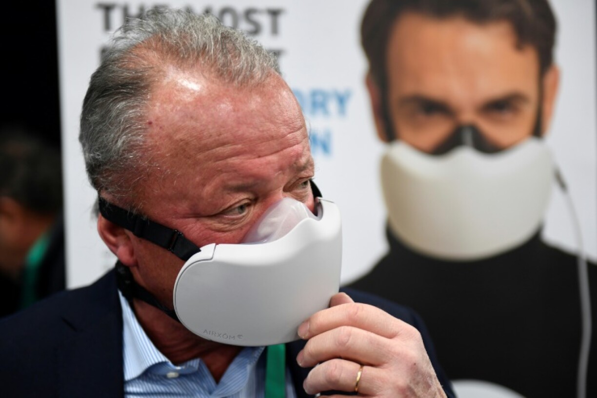 Franck Glaizal, patron d'Airxôm, porte son masque de protection contre la pollution et les virus