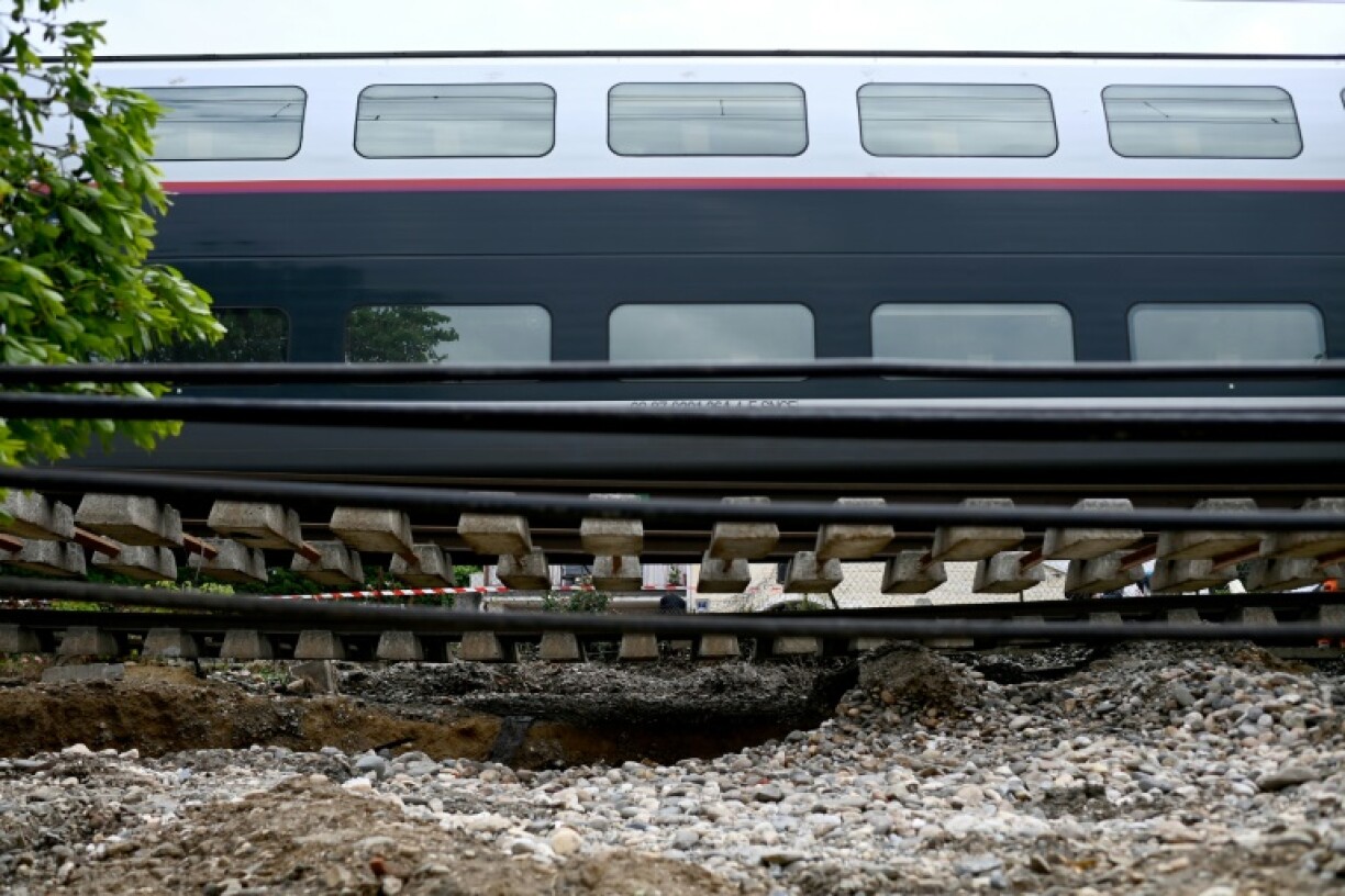 The mayor of the southwestern town of Tonneins, Dante Rinaudo, said the tracks were exposed