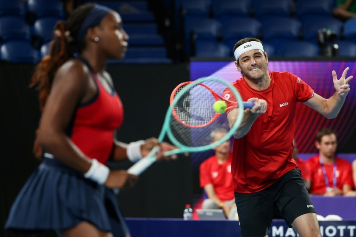 Coco Gauff and Taylor Fritz (R) beat Leylah Fernandez and Felix Auger-Aliassime as the USA bested Canada at the United Cup