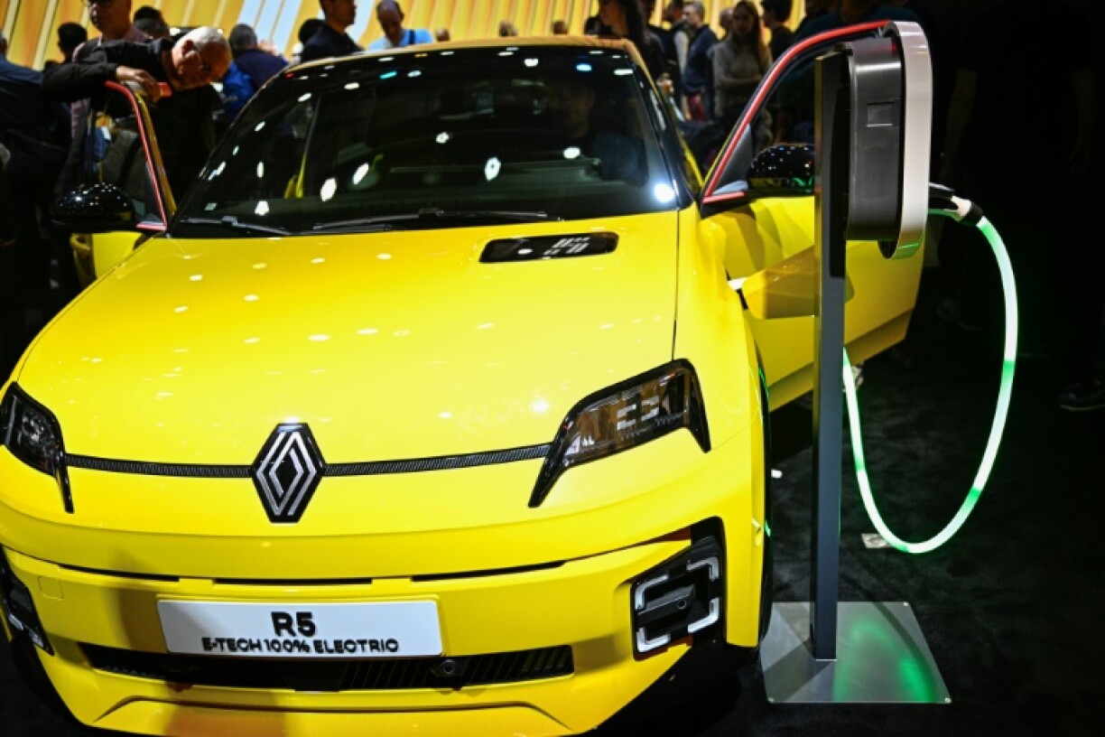 The return of the iconic Renault 5 as an electric car is bringing customers into dealerships and having a 'halo effect' on sales of other models, the company says
