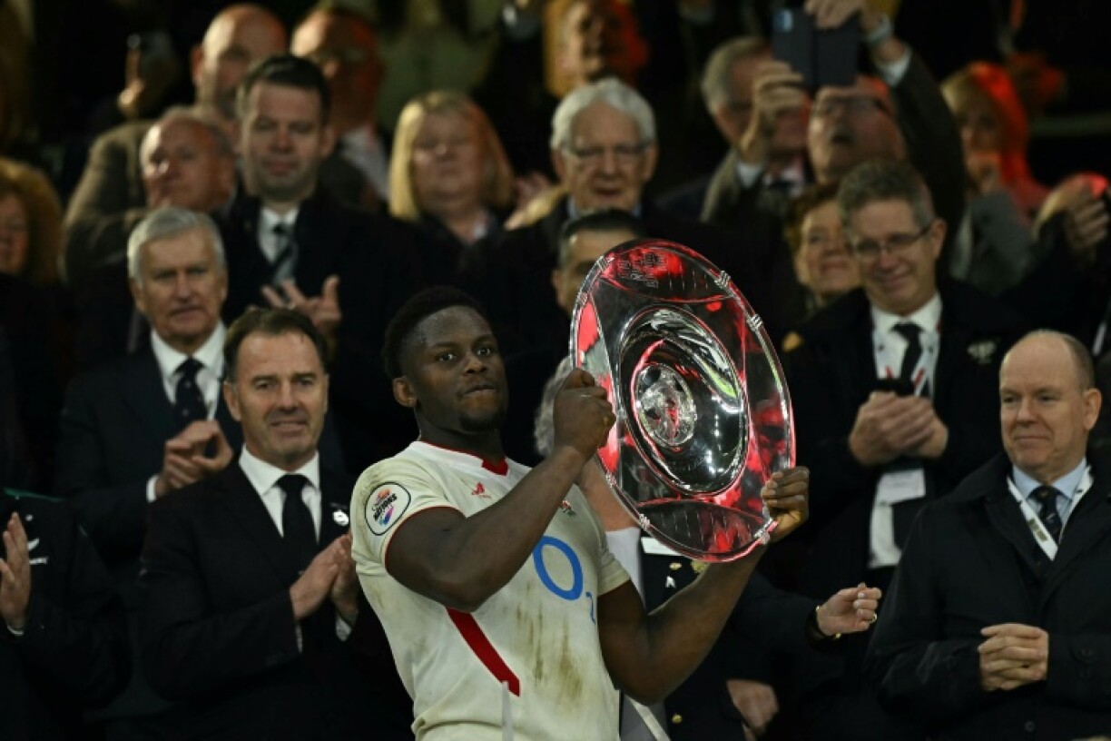England captain Maro Itoje lifts the Hillary Shield after his side's 33-19 win over New Zealand at Twickenham