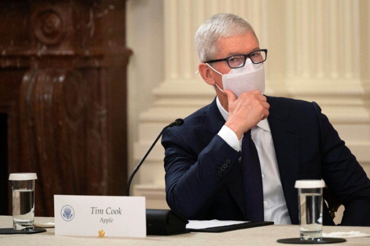Tim Cook participe à un réunion sur la cybersécurité orchestrée par le président des Etats-Unis Joe Biden, à la Miason Blanche le 25 août 2021.