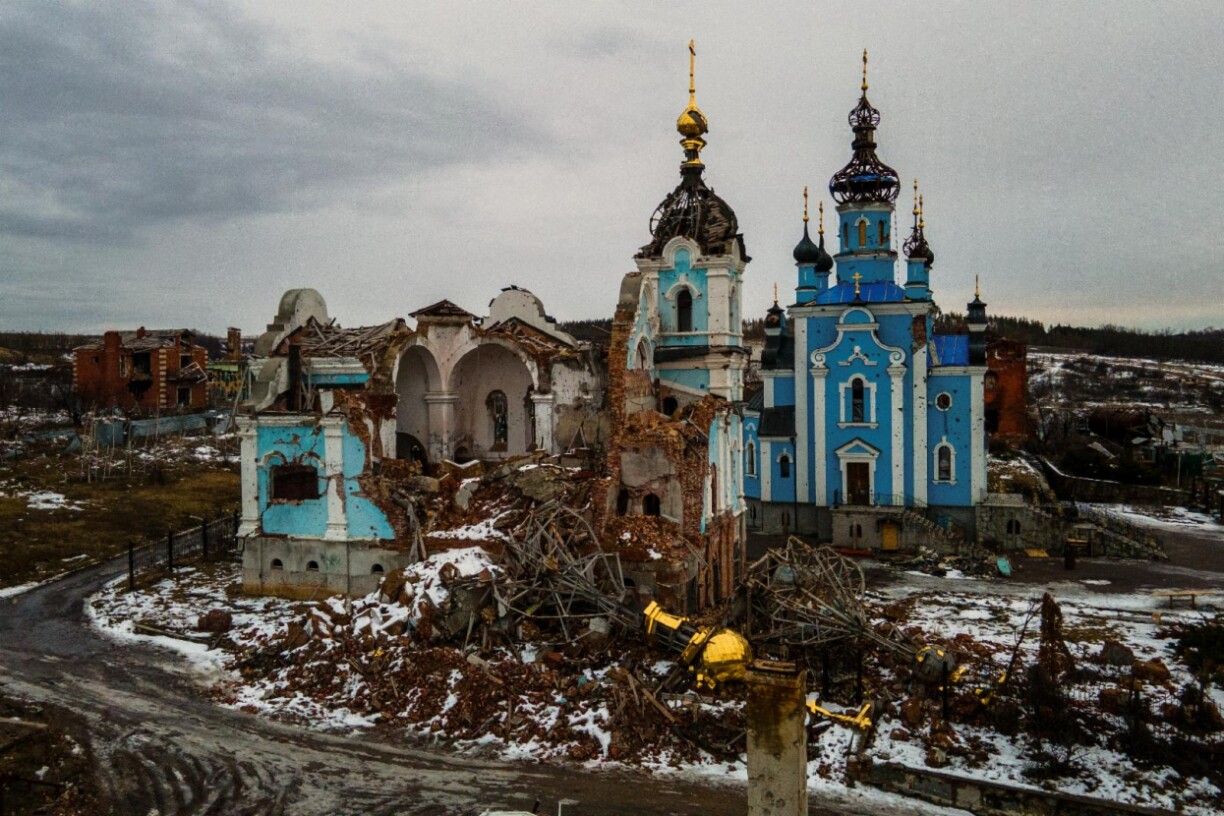 Vue du village de Bohorodychne, dans l'Est de l'Ukraine, le 21 février 2023, plusieurs mois après son attaque par les forces russes