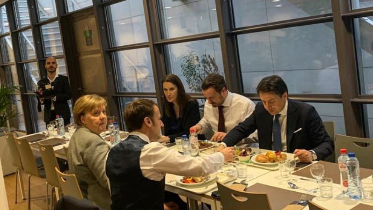 PM Xavier Bettel with President Macron and Chancellor Merkel at the canteen.