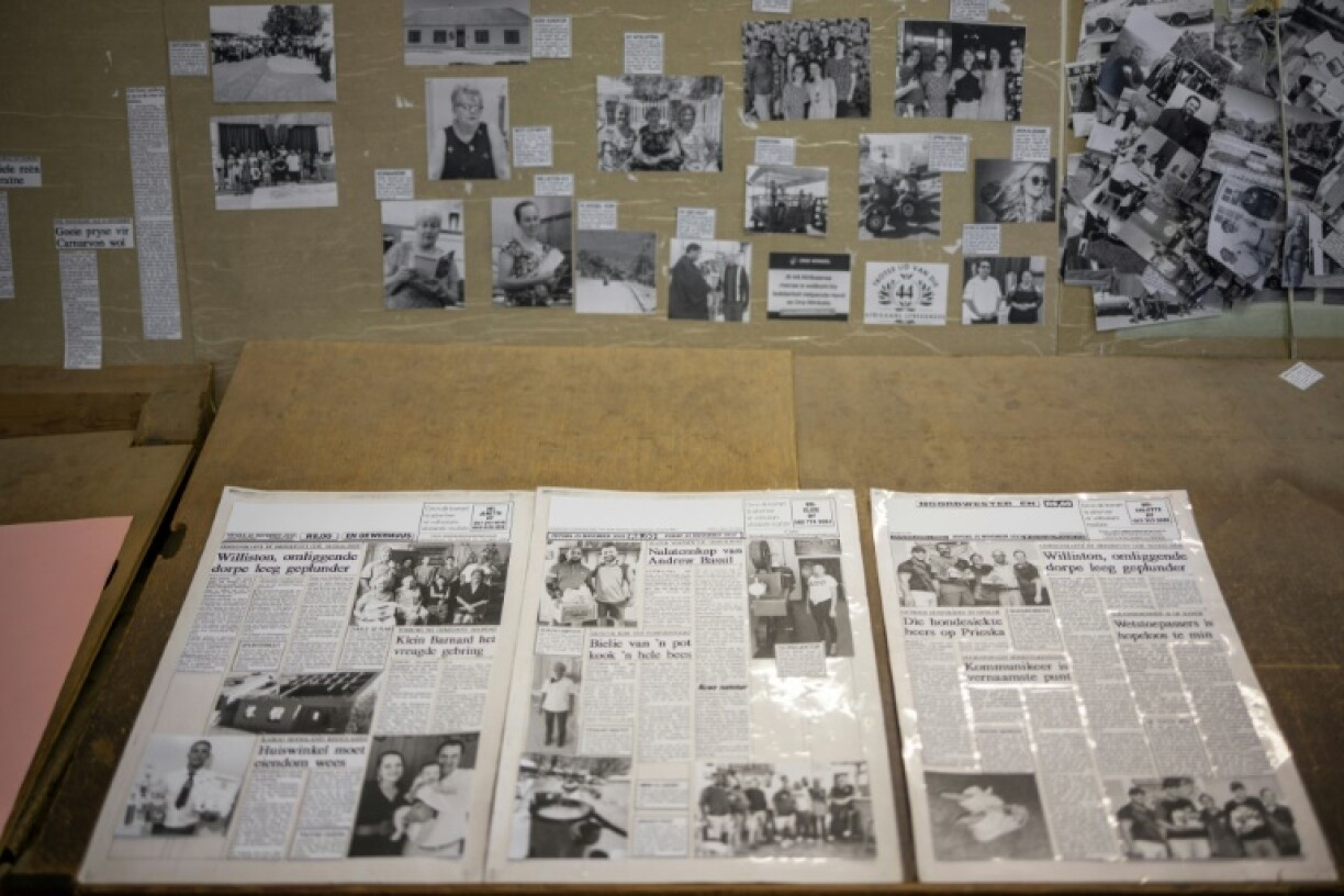 Une maquette dans la salle de rédaction de Frans Hugo à Calvinia, le 23 novembre 2022