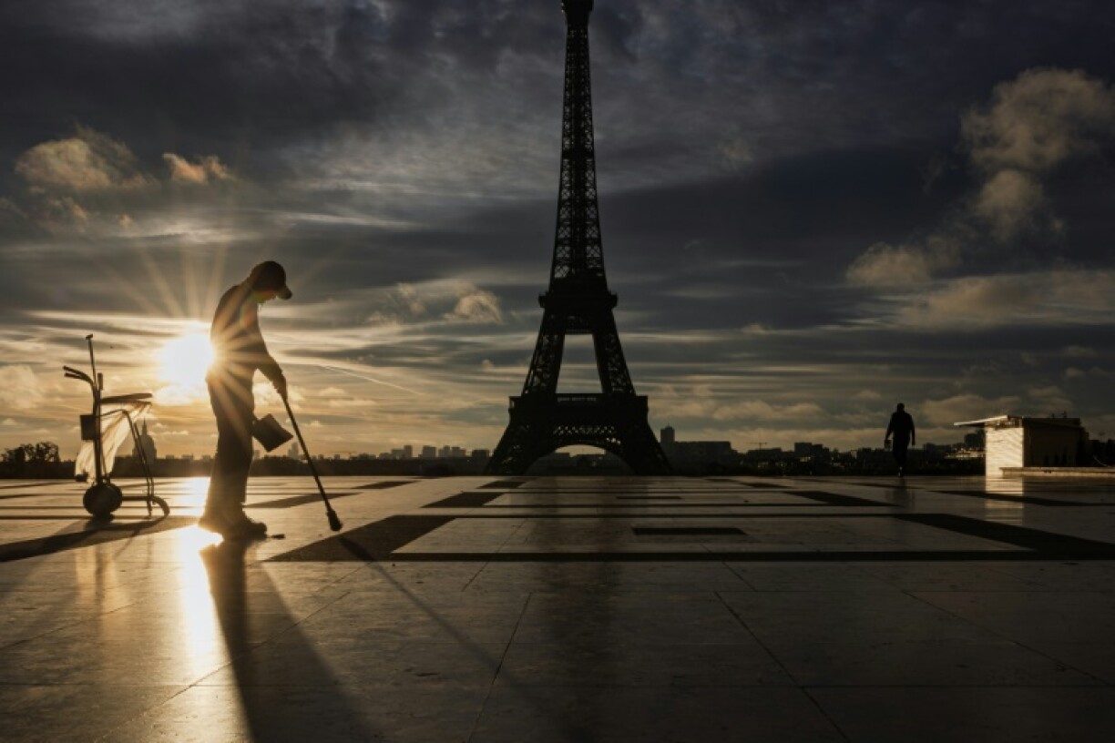 Despite political instability over massive debt and deficit, the French economy grew by 0.5 percent in the third quarter