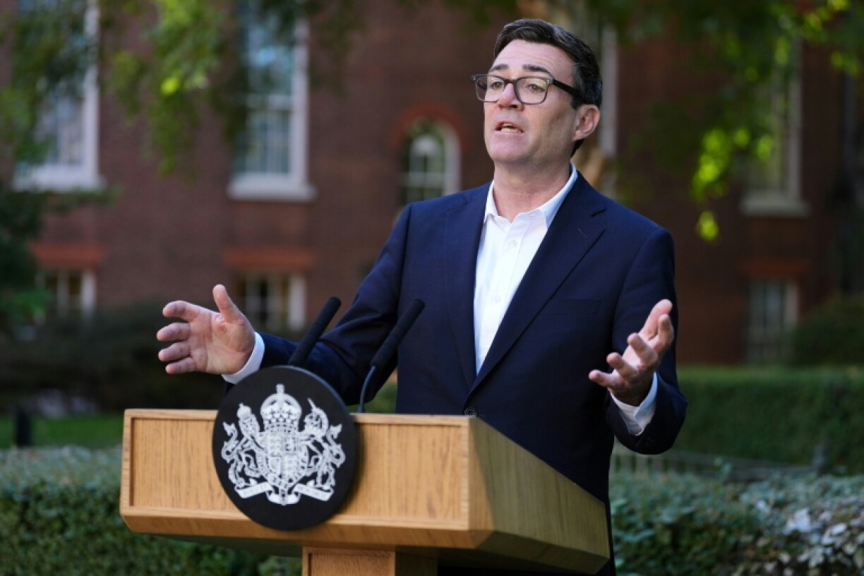 Le Premier ministre britannique Andy Burnham prononce un discours à Downing Street, dans le centre de Londres, le 21 septembre 2026
