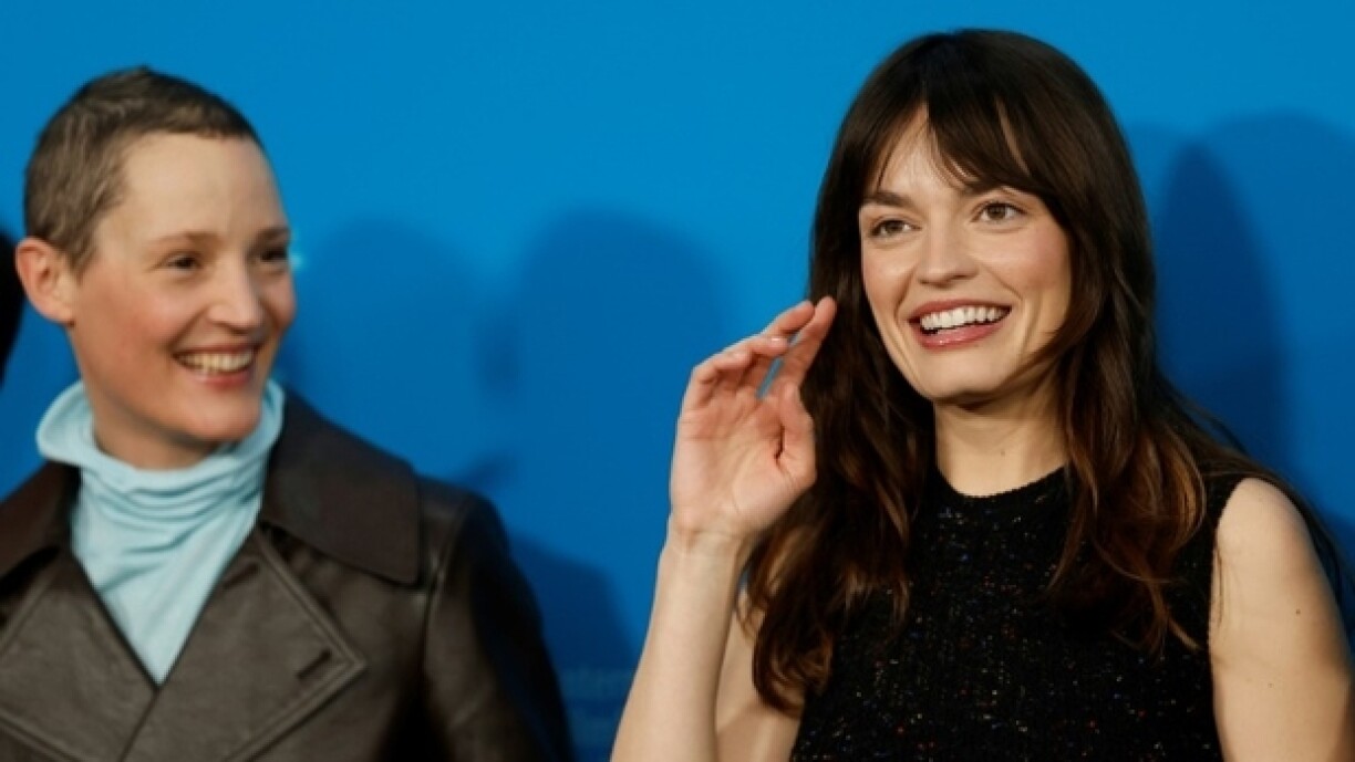 Les actrices Emma Mackey (d) et Vicky Krieps lors d'un photocall pour le film