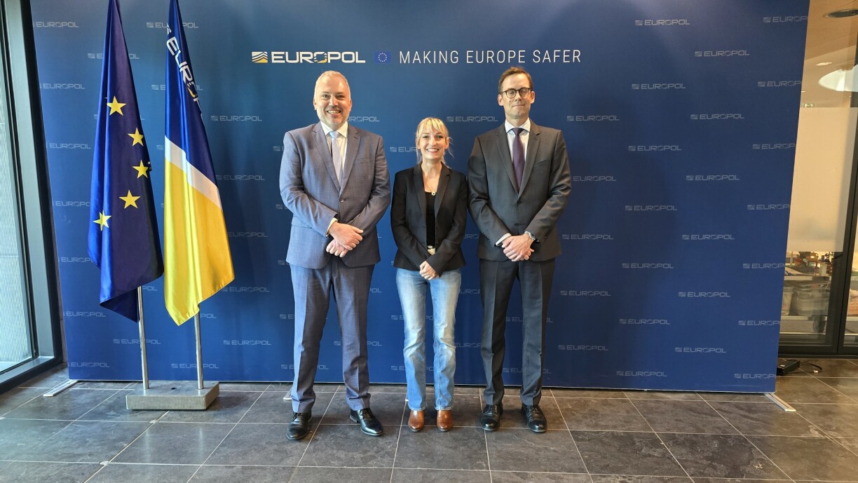 Vu lenks no riets: Claude Scho, Myriam Meyer, David Bourson.