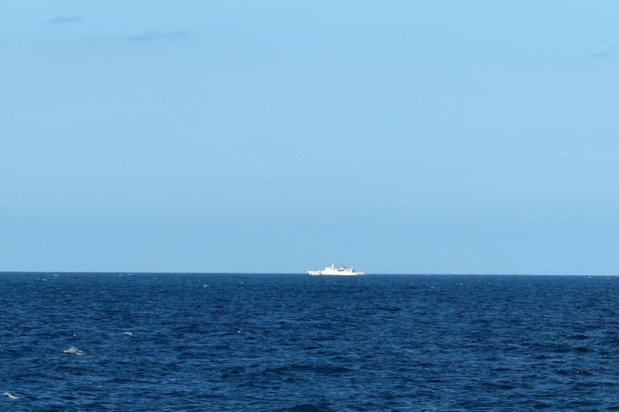 Cette photo prise et publiée le 29 décembre 2025 par les garde-côtes taïwanais montre un navire de leurs homologues chinois, détecté à 23 milles marins au nord-ouest de l'îlot Pengjia, au nord de Taïwan