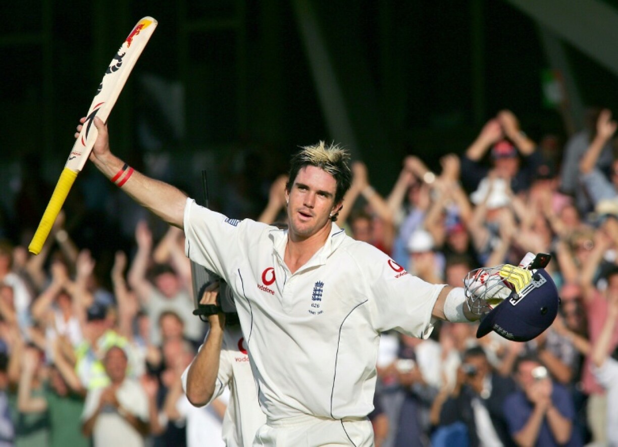 England's Kevin Pietersen acknowledges the Oval fans after his match-saving 158 on fifth day of the final Test in 2005