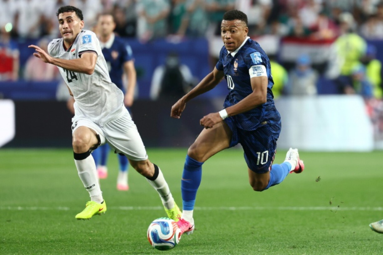 Le capitaine des Bleus Kylian Mbappé (à droite), auteur d'un doublé contre l'Irak lors de la Coupe du monde 2026, le 22 juin 2026 à Philadelphie