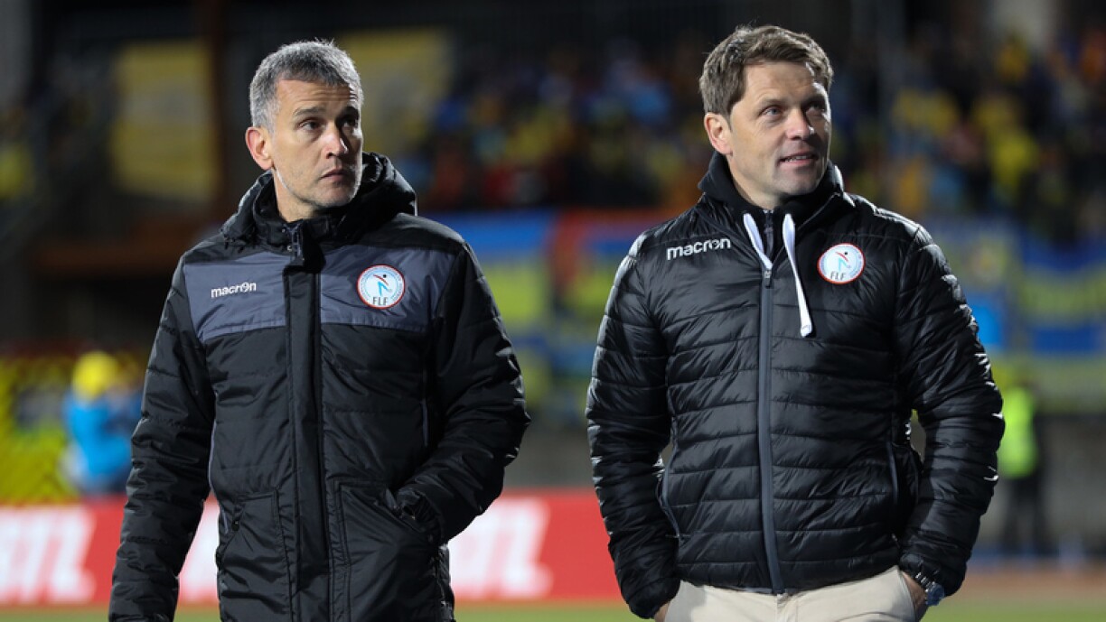 Luc Holtz à droite lors de la dernière rencontre face à l'Ukraine.