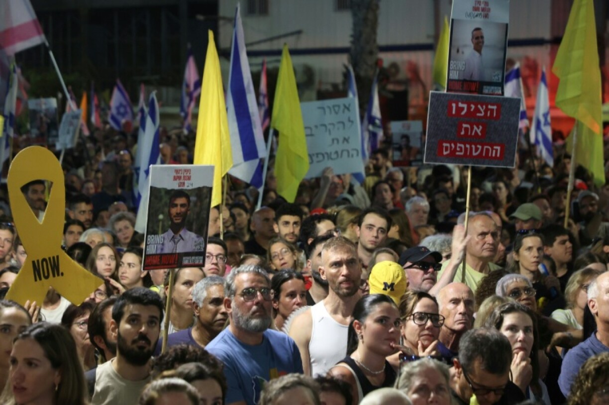 The protests against the Gaza war have been renewed by the Israeli government's decision to launch a new offensive in the Palestinian territory