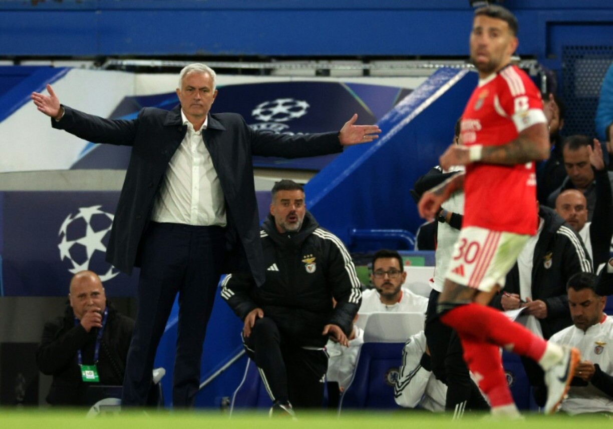 Jose Mourinho's Benfica went down 1-0 to Chelsea at Stamford Bridge