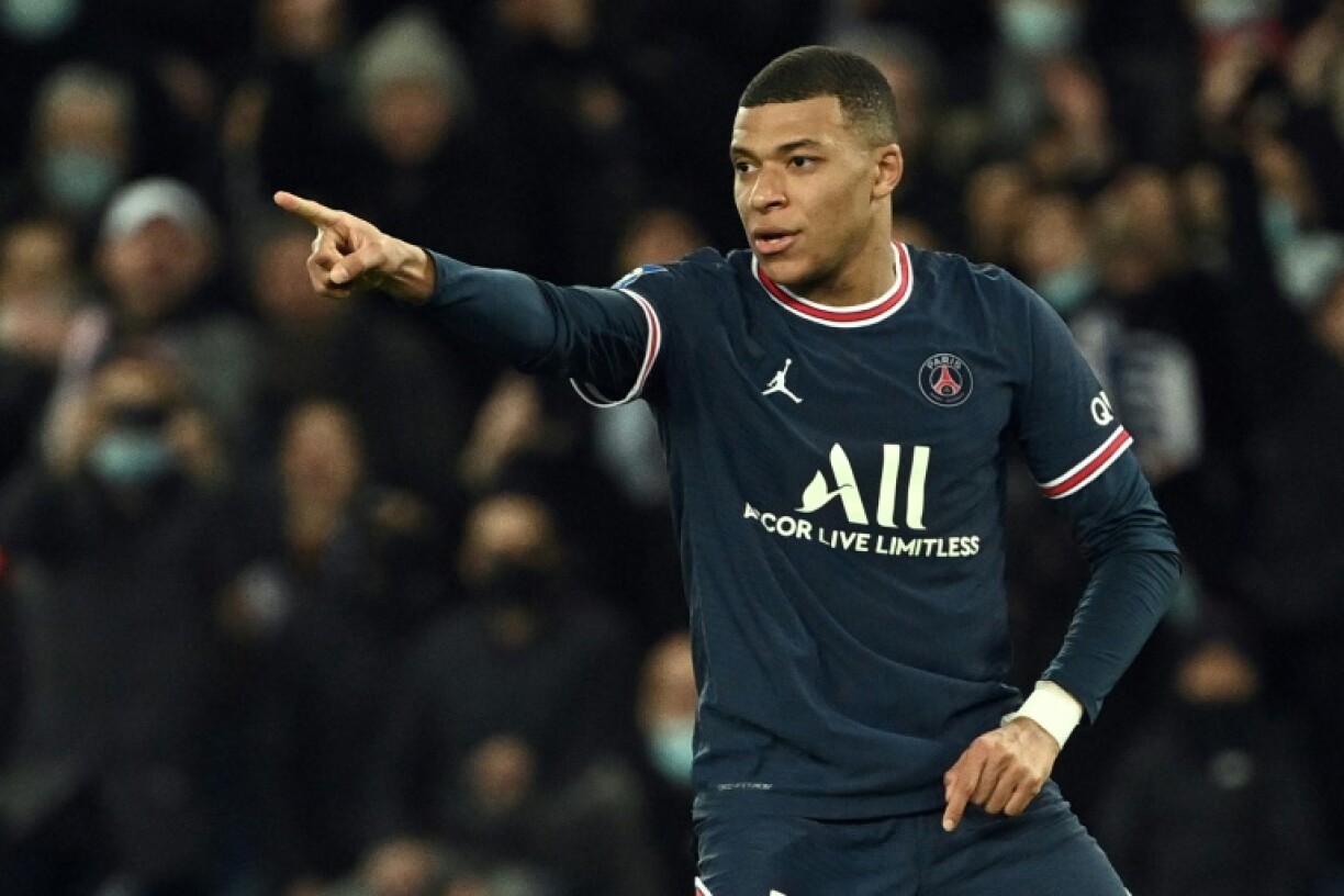 Kylian Mbappé buteur pour Paris contre l'AS Monaco en championnat au Parc des Princes, le 12 décembre 2021